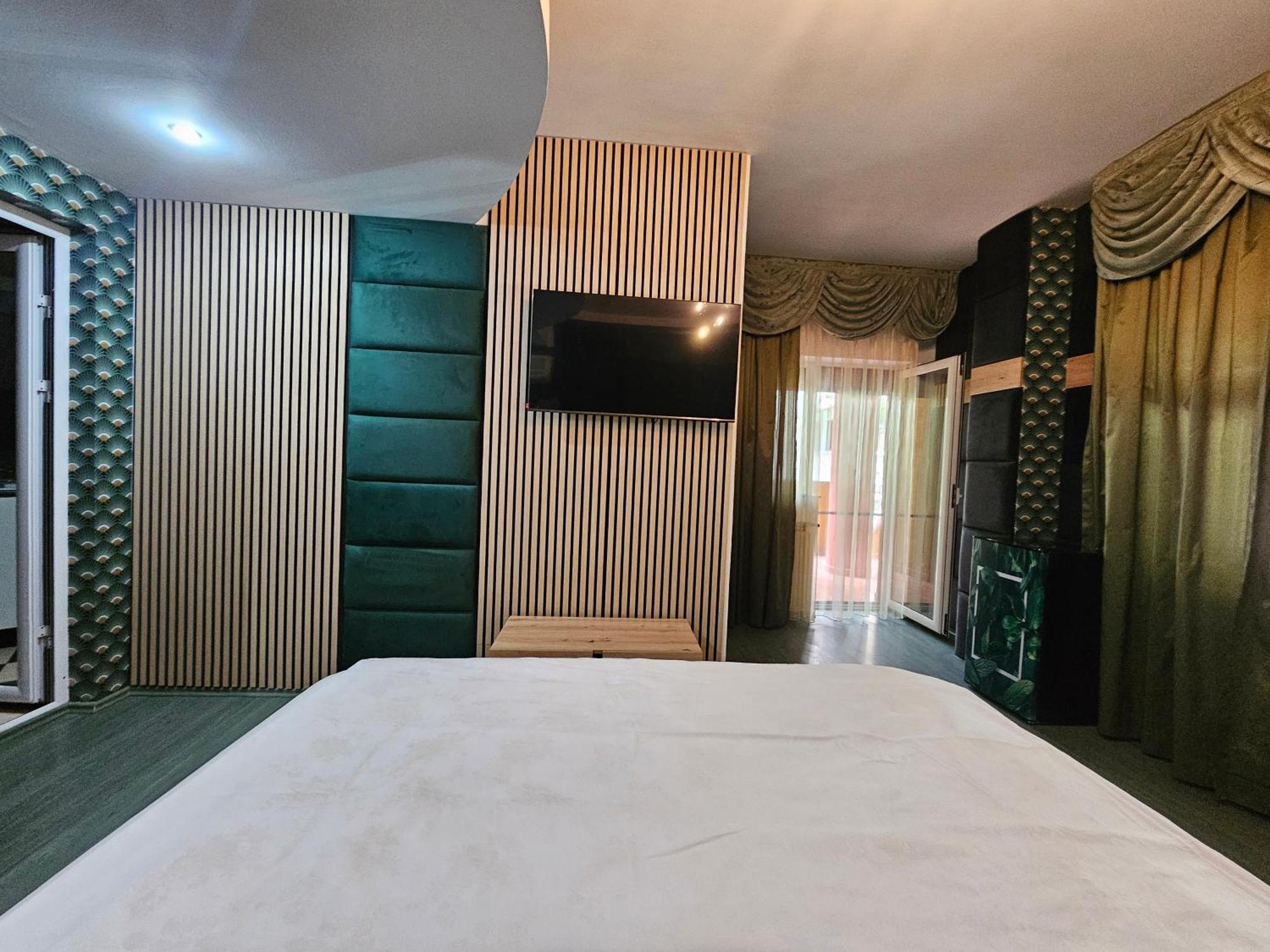 Simple Villa Rooms National Arena Self Check In Bukares Bagian luar foto