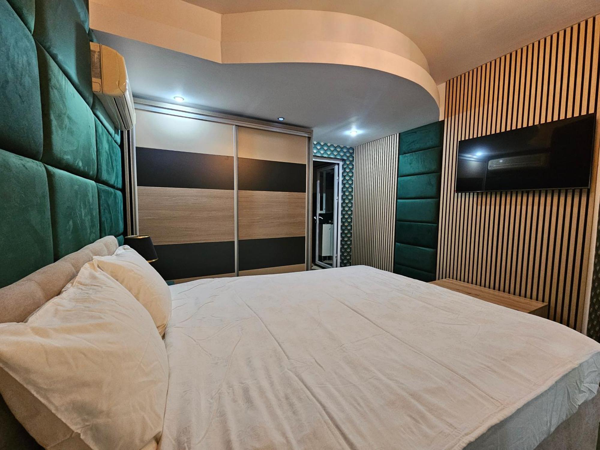 Simple Villa Rooms National Arena Self Check In Bukares Bagian luar foto