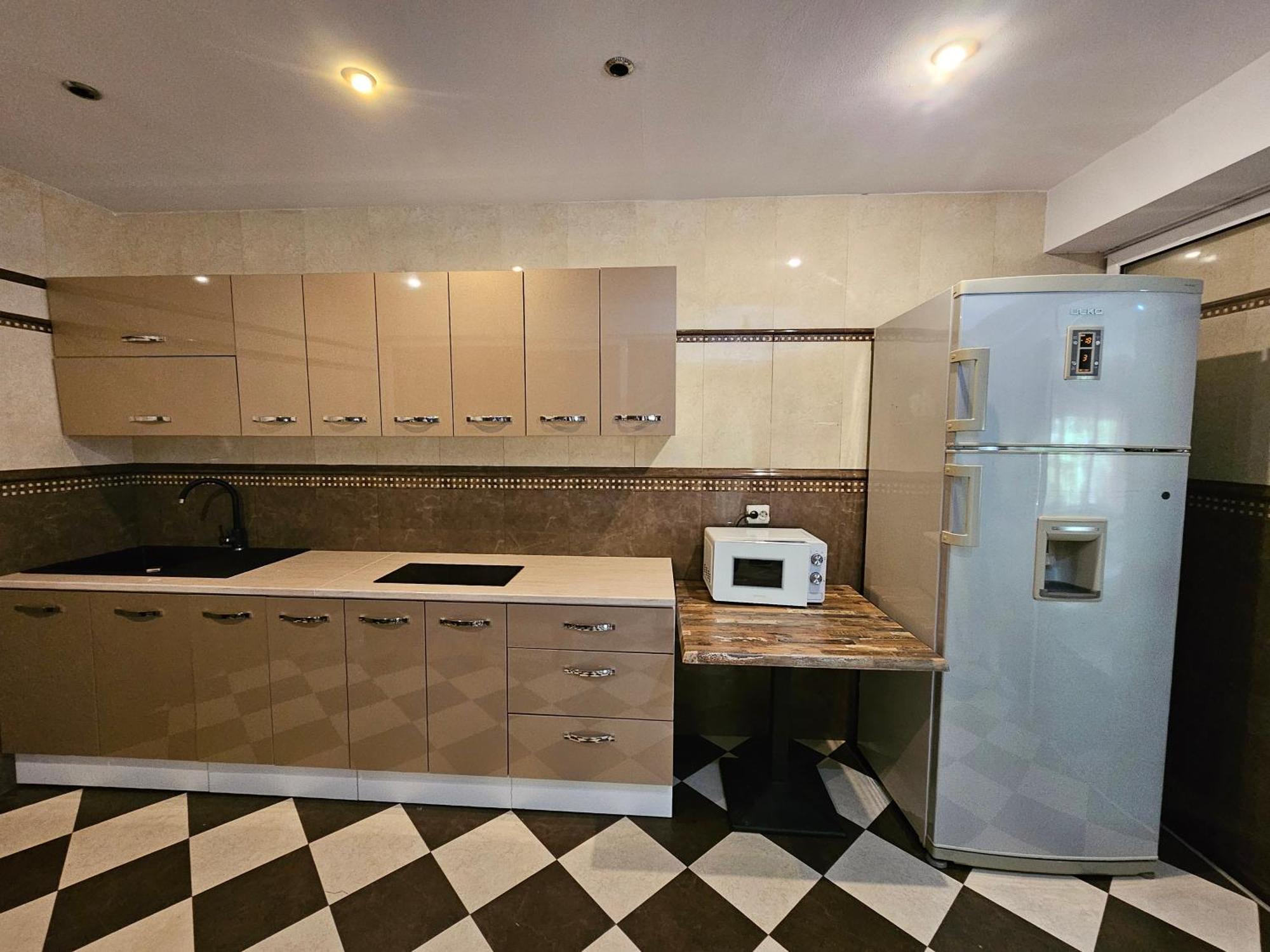 Simple Villa Rooms National Arena Self Check In Bukares Bagian luar foto