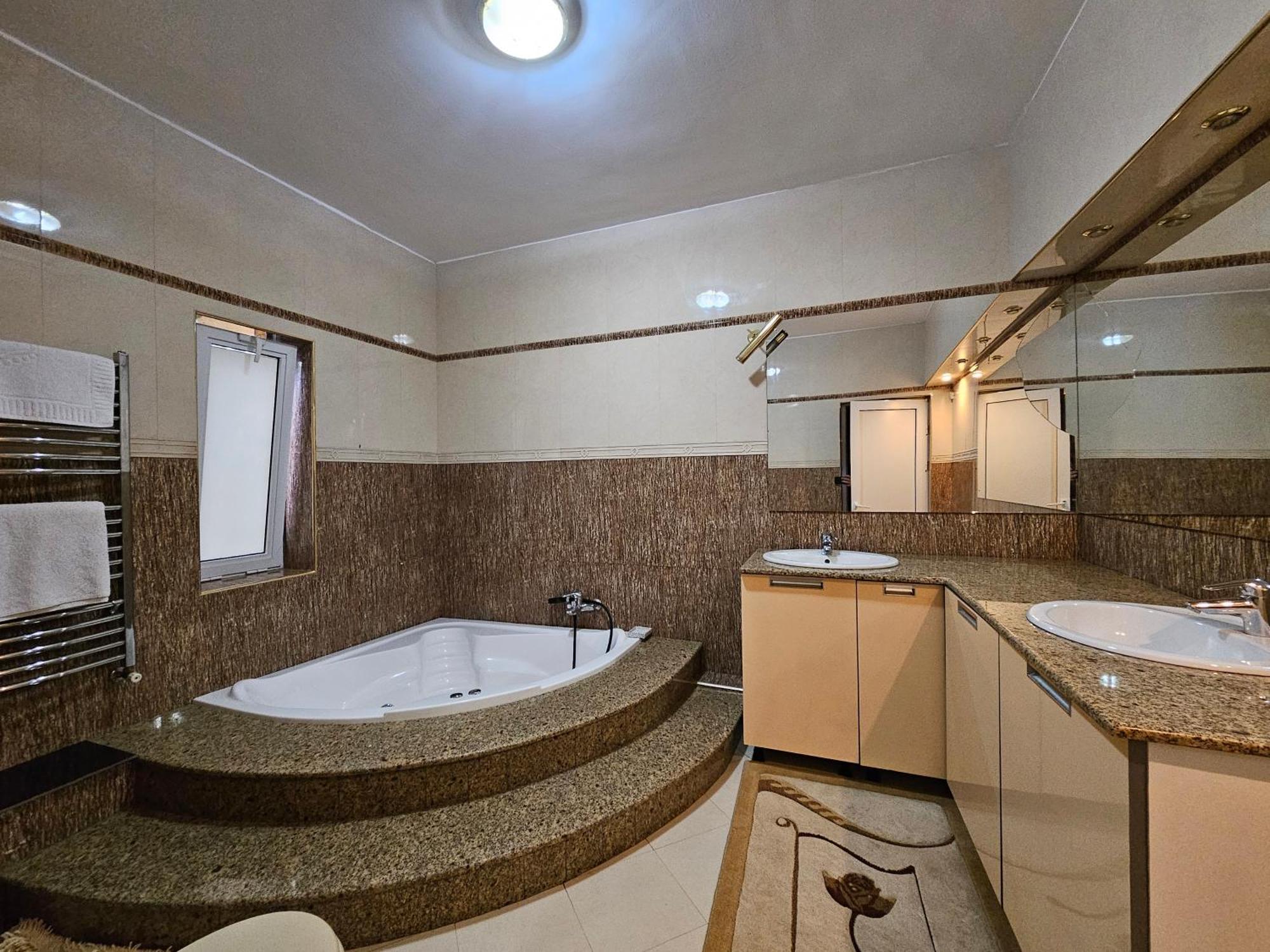 Simple Villa Rooms National Arena Self Check In Bukares Bagian luar foto