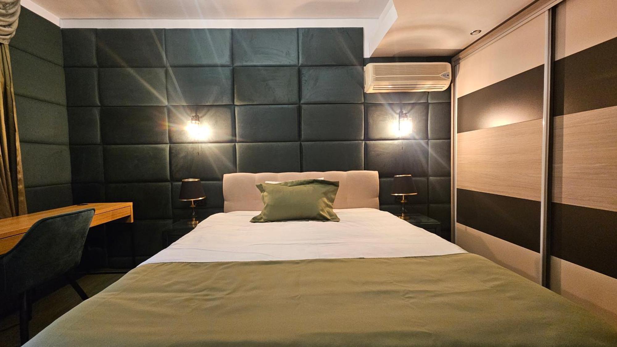 Simple Villa Rooms National Arena Self Check In Bukares Bagian luar foto